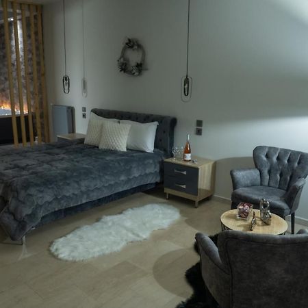 Guesthouse Aelia Káto Loutrákion Buitenkant foto
